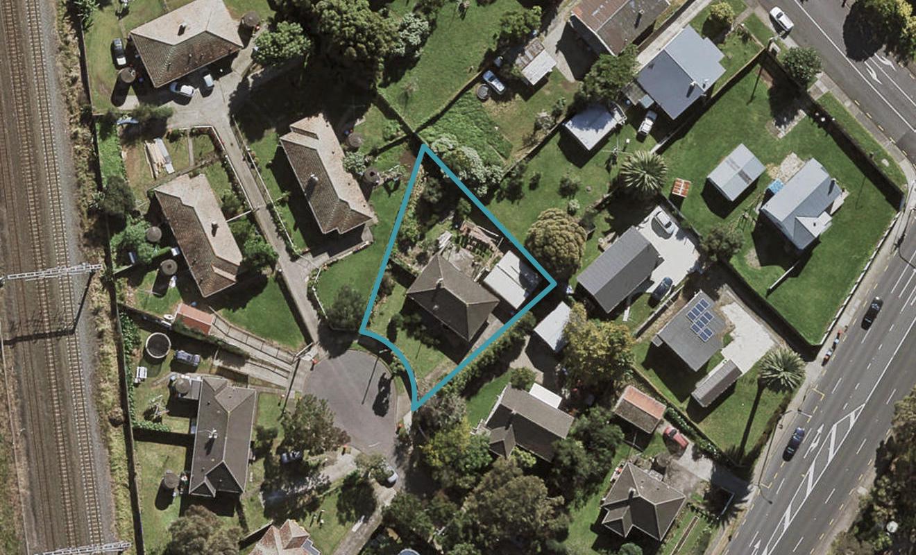 11 Mcdonald Place, Otahuhu, Auckland - Carousel 1