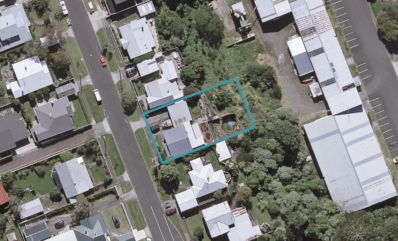 79 Paynters Avenue, Strandon, New Plymouth - Carousel 1