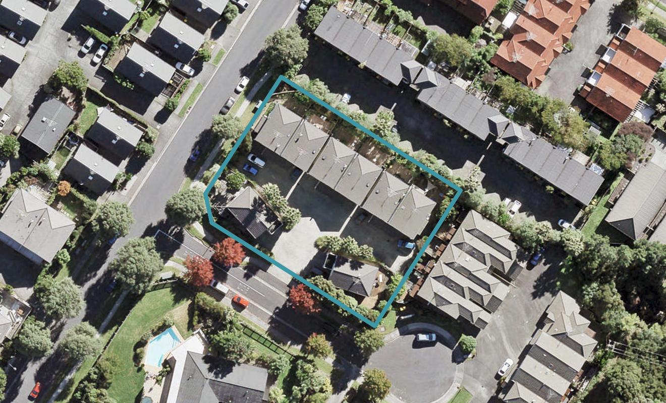 5/2 Sunnydale Place, Oteha, Auckland - Carousel 1
