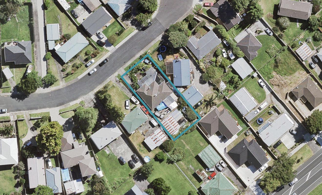 9 Lendic Avenue, Henderson, Auckland - Carousel 1