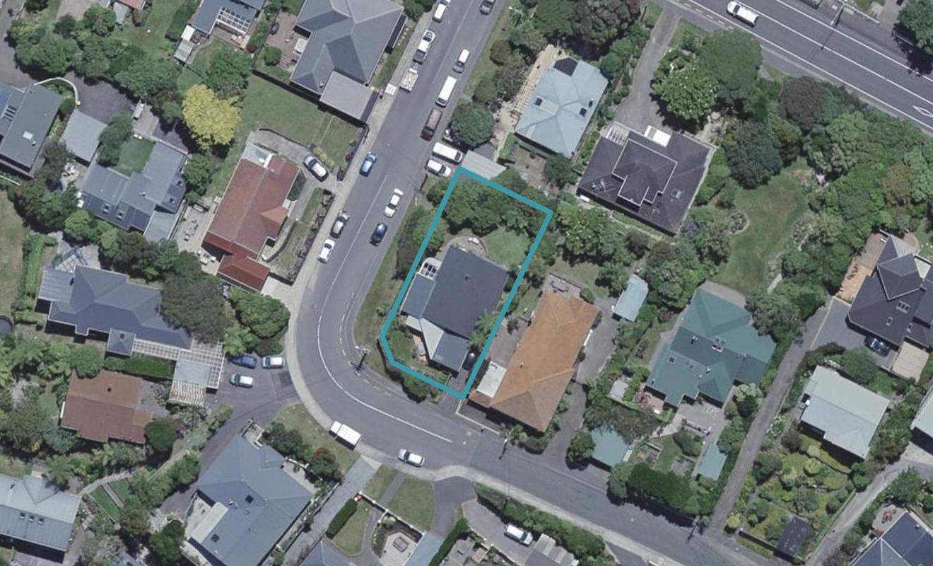 5 Lucknow Terrace, Khandallah, Wellington - Carousel 1