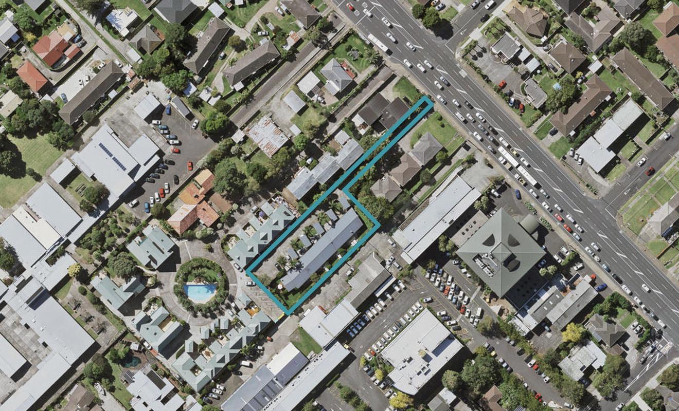 3/0 Taharoto Road, Takapuna, Auckland - Carousel 1
