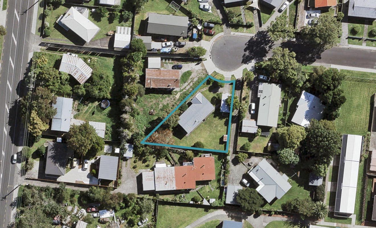 64 Pinedale Place, Henderson, Auckland - Carousel 1