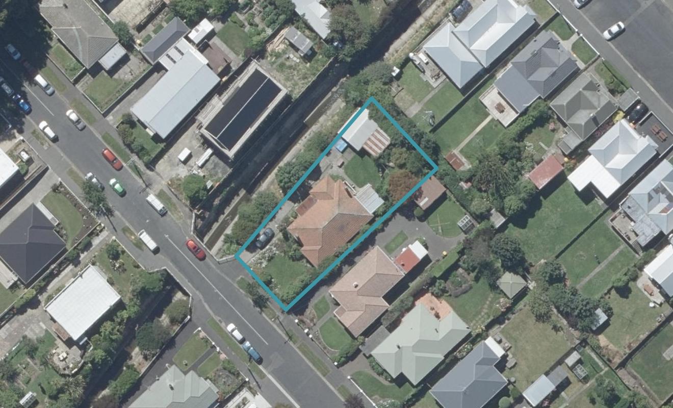 17 Glendining Avenue, North East Valley, Dunedin - Carousel 1