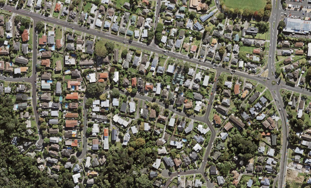 13 James Evans Drive, Northcote, Auckland - Carousel 1