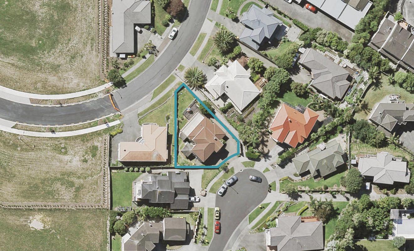 22 Maidstone Place, Oteha, Auckland - Carousel 1