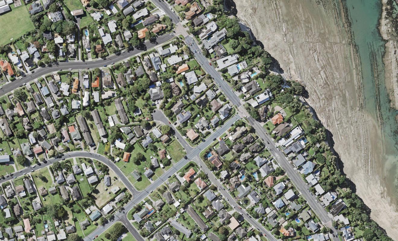 44D Montgomery Avenue, Belmont, Auckland - Carousel 1