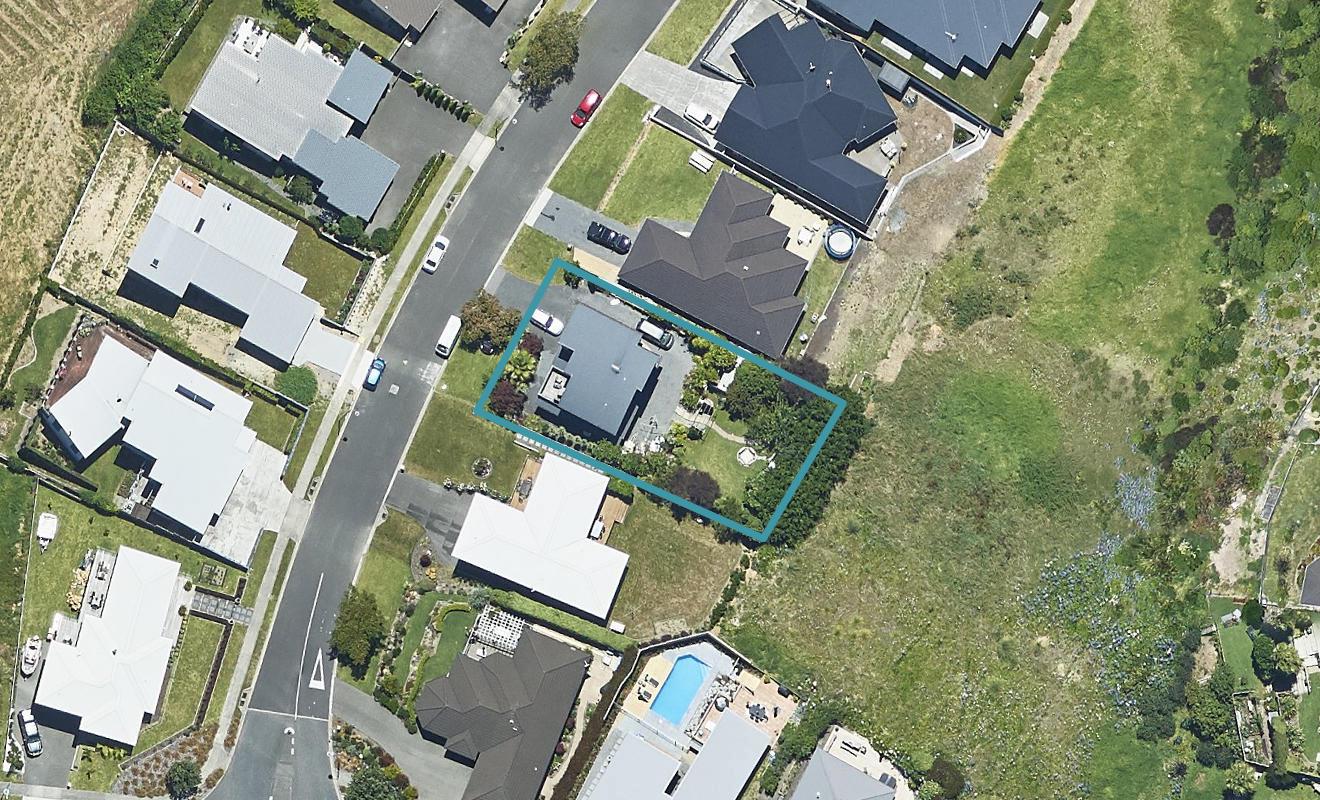 10 Estuary View Road, Welcome Bay, Tauranga - Carousel 1