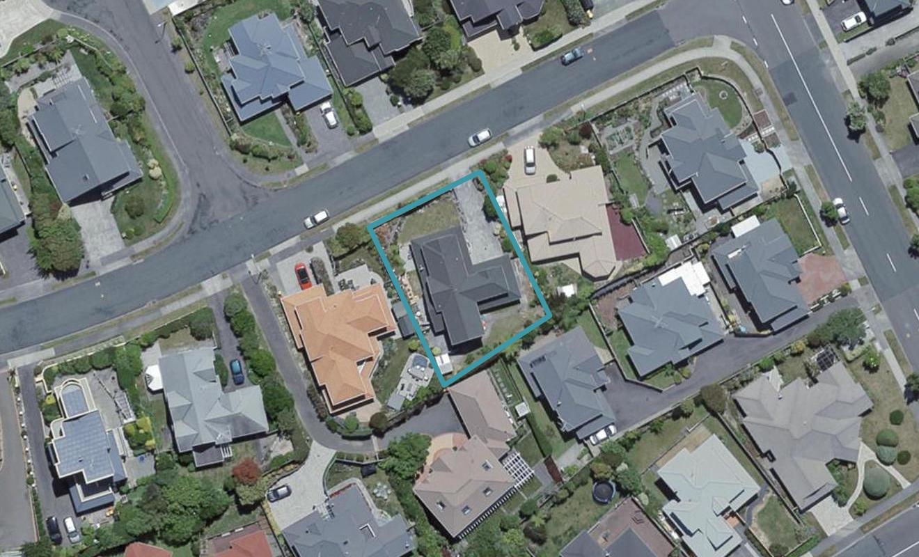5 Derry Hill, Churton Park, Wellington - Carousel 1