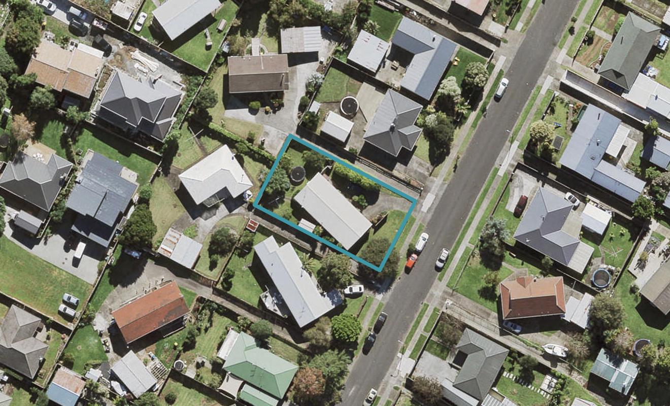 13 Lindis Place, Mangere Bridge, Auckland - Carousel 1