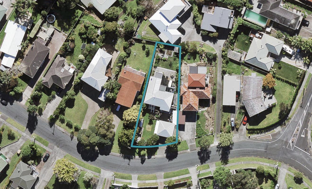 22 Covil Avenue, Te Atatu South, Auckland - Carousel 1