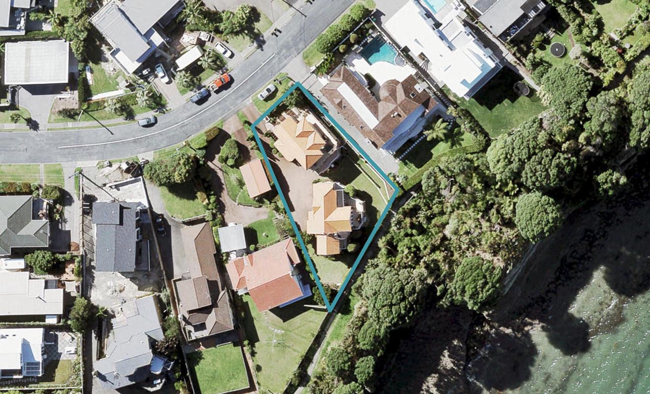 2/7 Churchill Road, Murrays Bay, North Shore City - Carousel 1