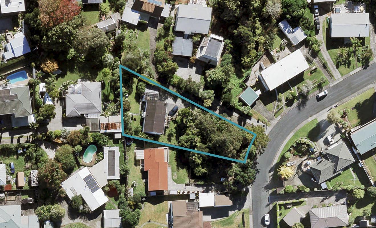 18 Dawnhaven Drive, Te Atatu Peninsula, Auckland - Carousel 1