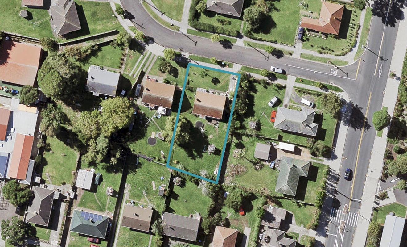 47 Chiltern Crescent, Glen Innes, Auckland - Carousel 1