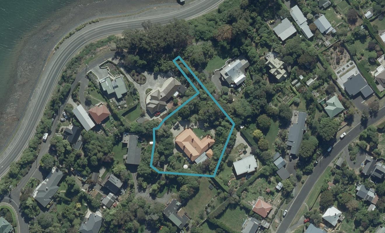 20 Marine Parade, Macandrew Bay, Dunedin - Carousel 1