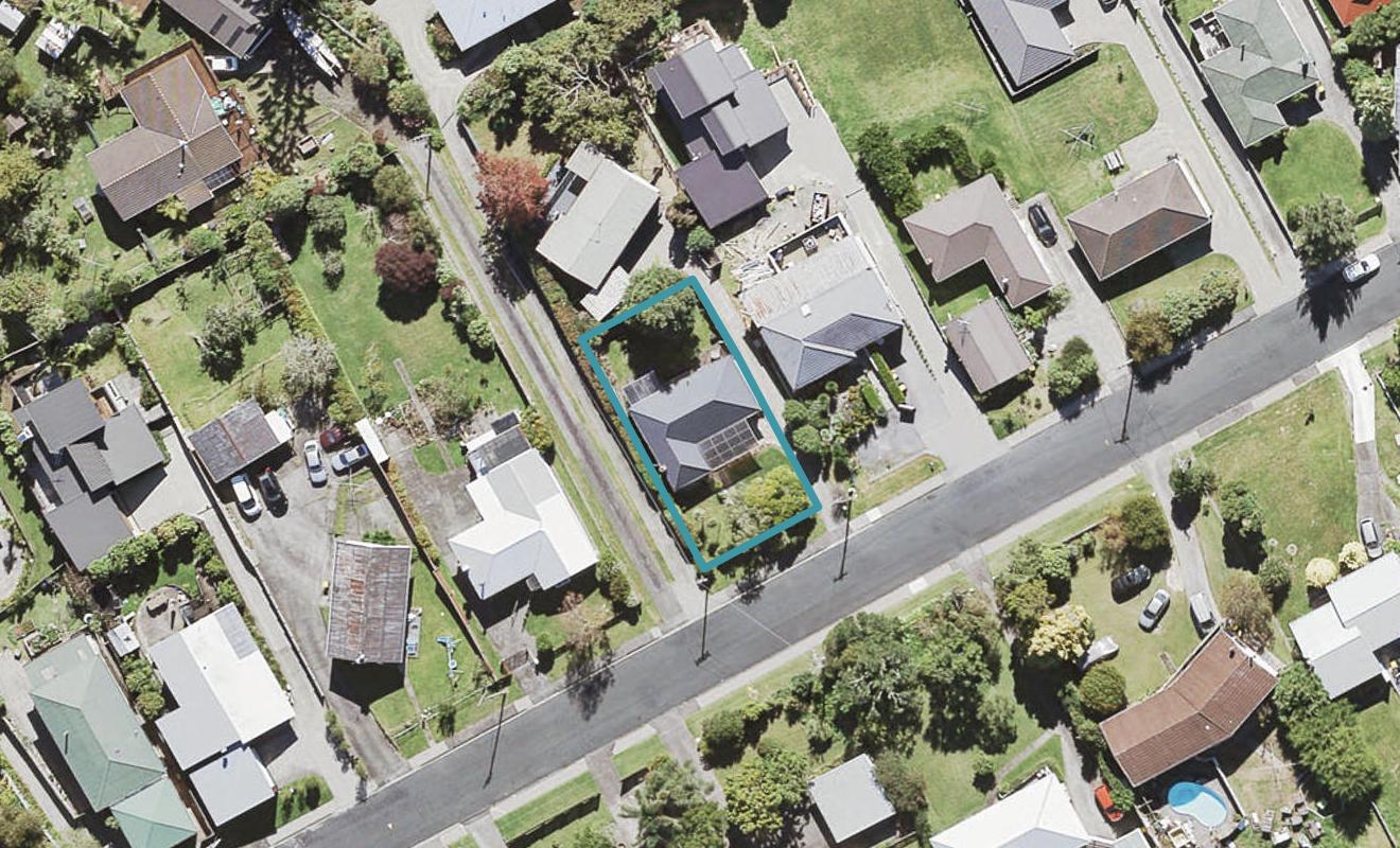 17 Barron Drive, Green Bay, Auckland - Carousel 1