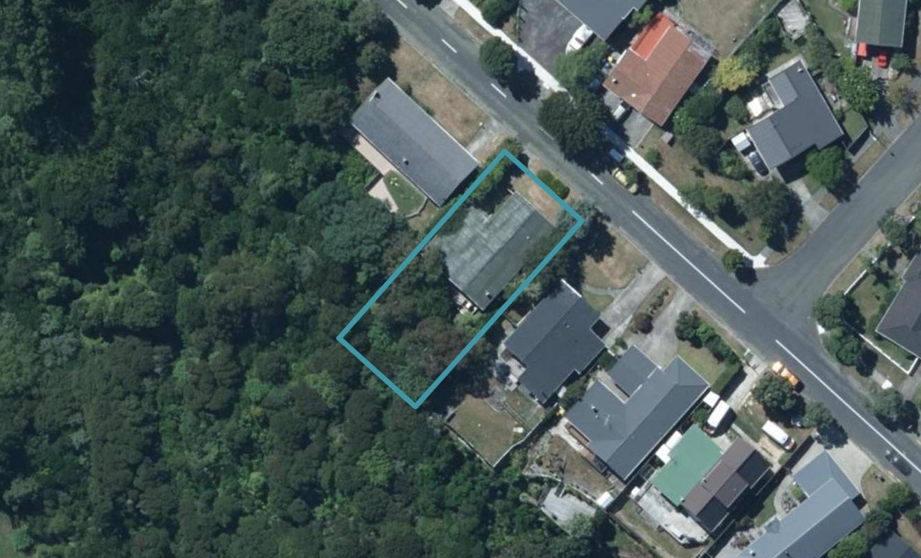 32 Ayton Drive, Whitby, Porirua - Carousel 1