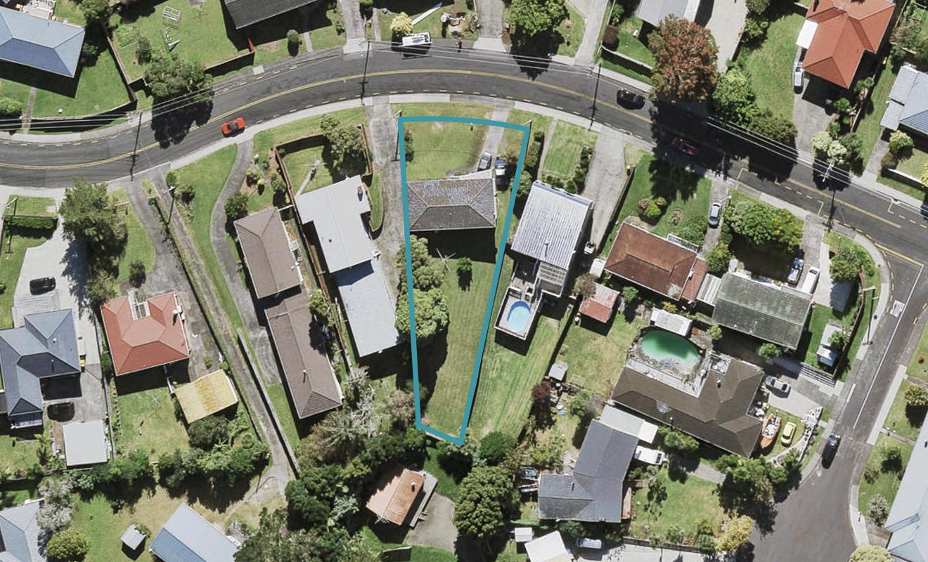 55 Royal View Road, Te Atatu South, Auckland - Carousel 1