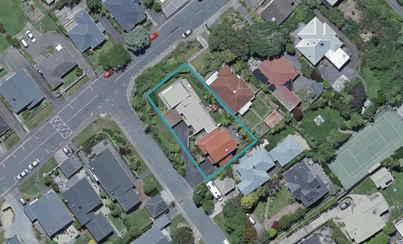 2/1 Lochiel Road, Khandallah, Wellington - Carousel 1