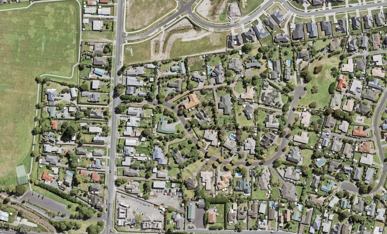 37 Sunny Crescent, Huapai, Kumeu - Carousel 1