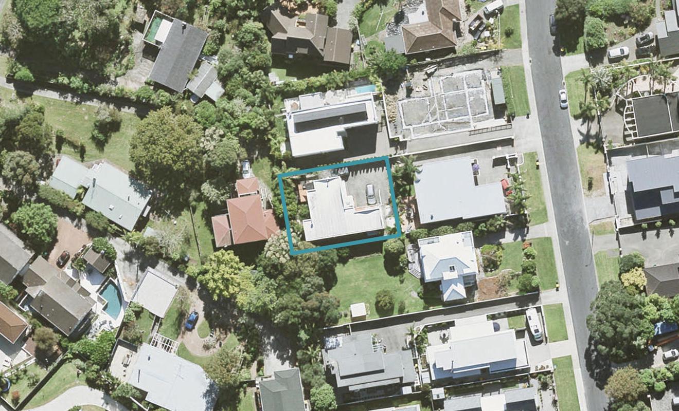 17B Sharon Road, Waiake, Auckland - Carousel 1