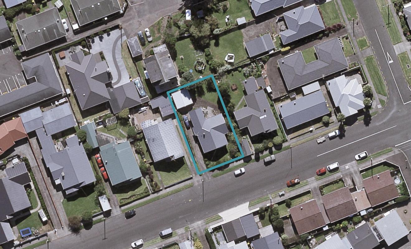 11 Barriball Street, Fitzroy, New Plymouth - Carousel 1