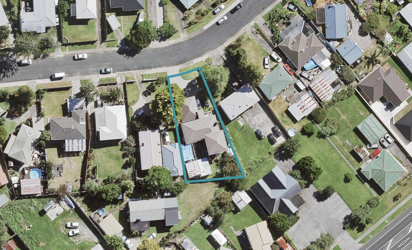 6 Lendic Avenue, Henderson, Auckland - Carousel 1