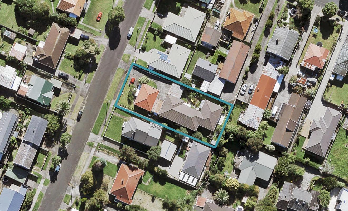 2/31 Craigbank Avenue, New Lynn, Auckland - Carousel 1