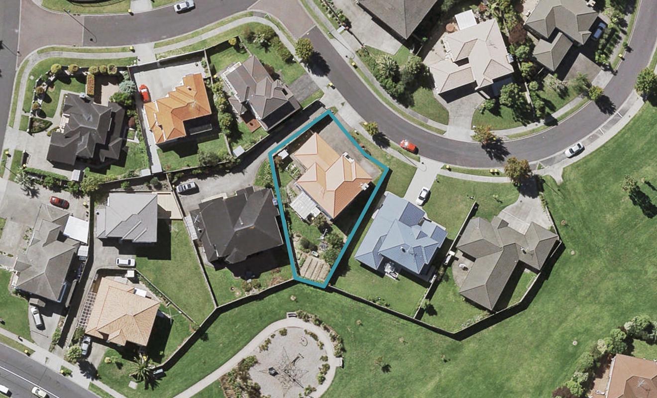 5 Ballintra Close, Pinehill, Auckland - Carousel 1