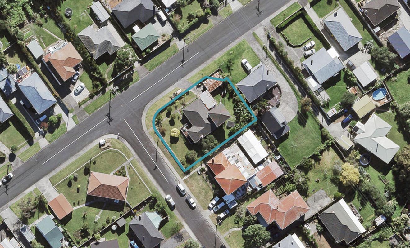 2 Poto Street, Te Atatu South, Auckland - Carousel 1