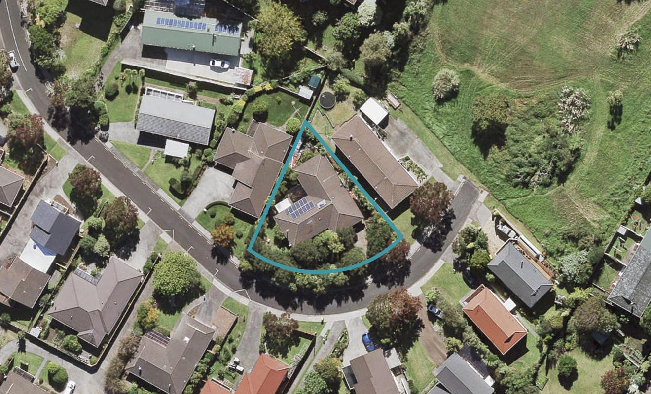 8 Ciprian Place, Henderson, Auckland - Carousel 1