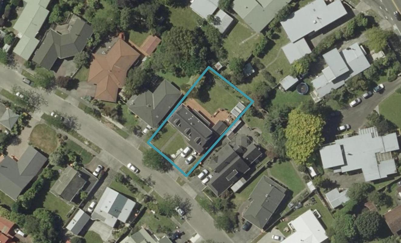 16 Heathcote Place, Fitzherbert, Palmerston North - Carousel 1