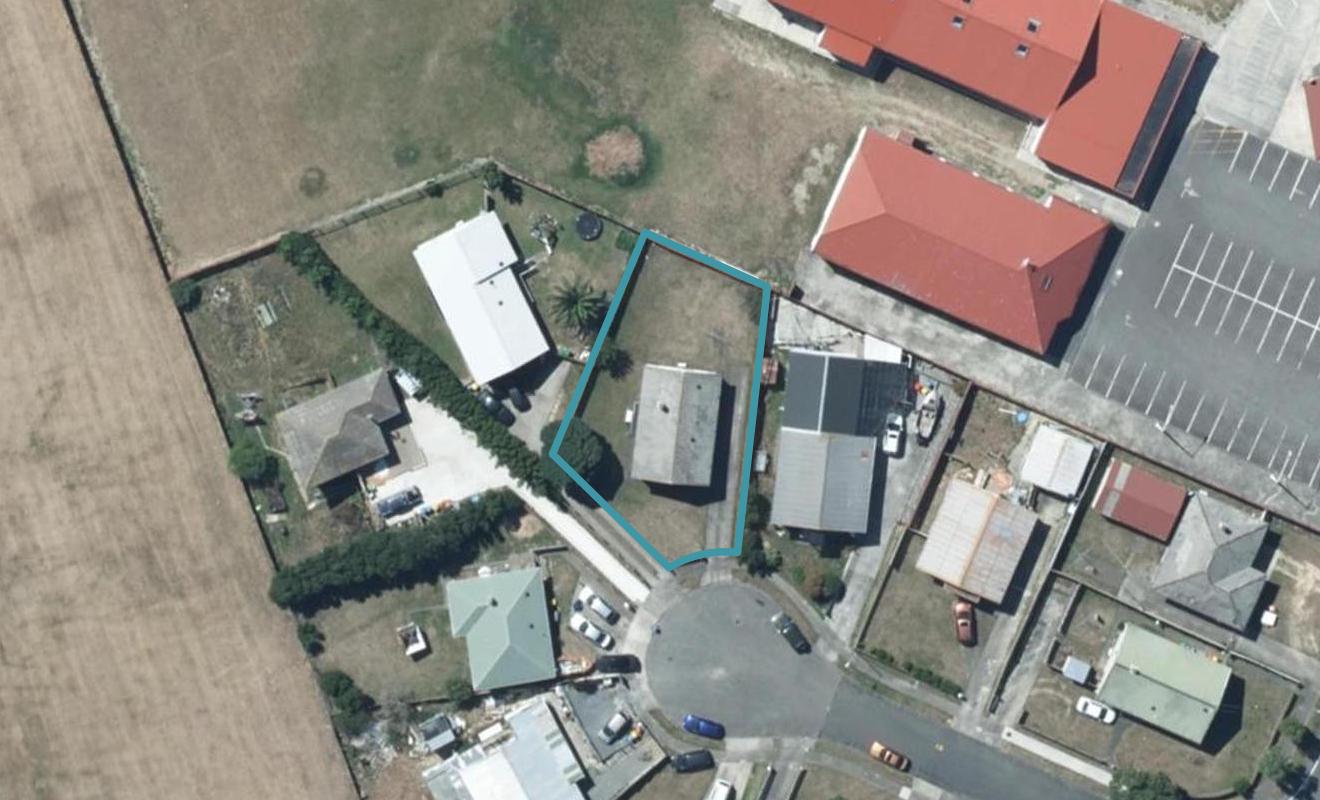 8 Triton Place, Cannons Creek, Porirua - Carousel 1