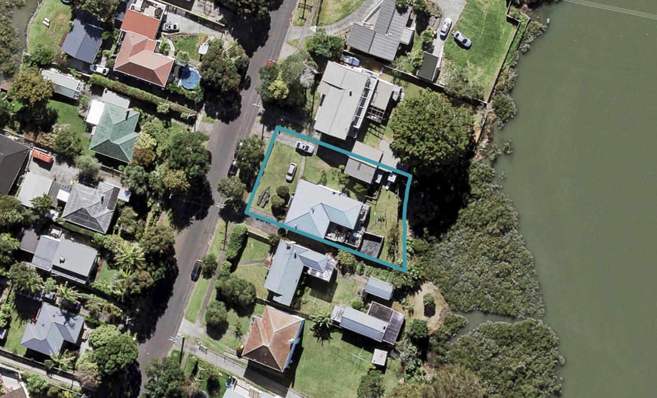 41 Queen Mary Avenue, New Lynn, Auckland - Carousel 1