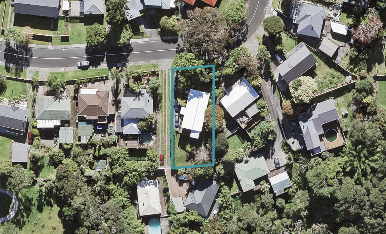 36 Lantana Road, Green Bay, Auckland - Carousel 1