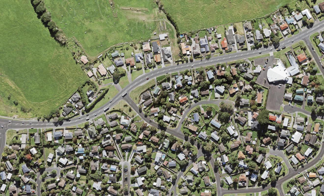 11/6 Woodhouse Place, West Harbour, Auckland - Carousel 1