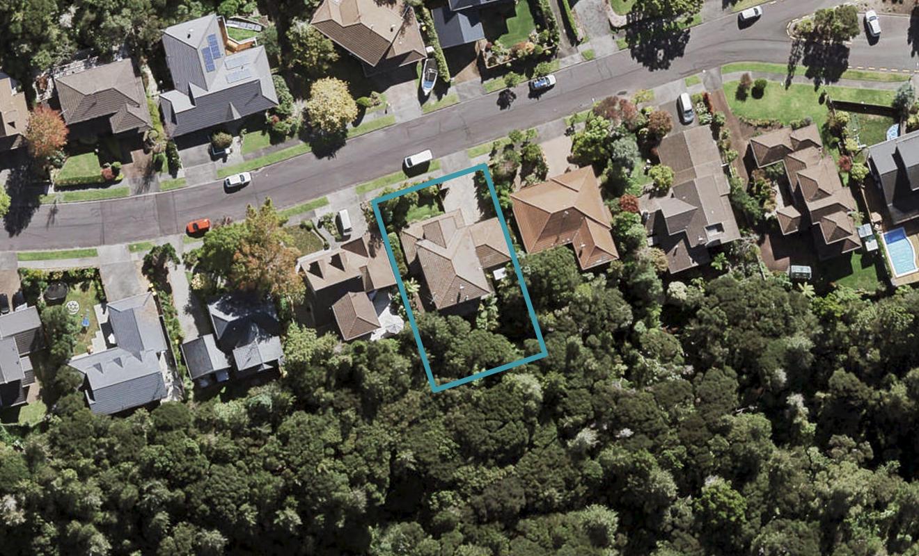 21 Ravenstone Place, Chatswood, Auckland - Carousel 1