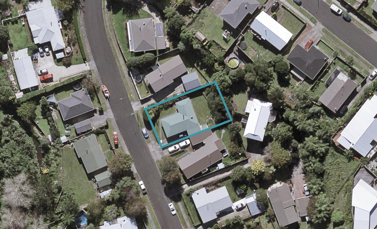 11 Heaphy Street, Westown, New Plymouth - Carousel 1