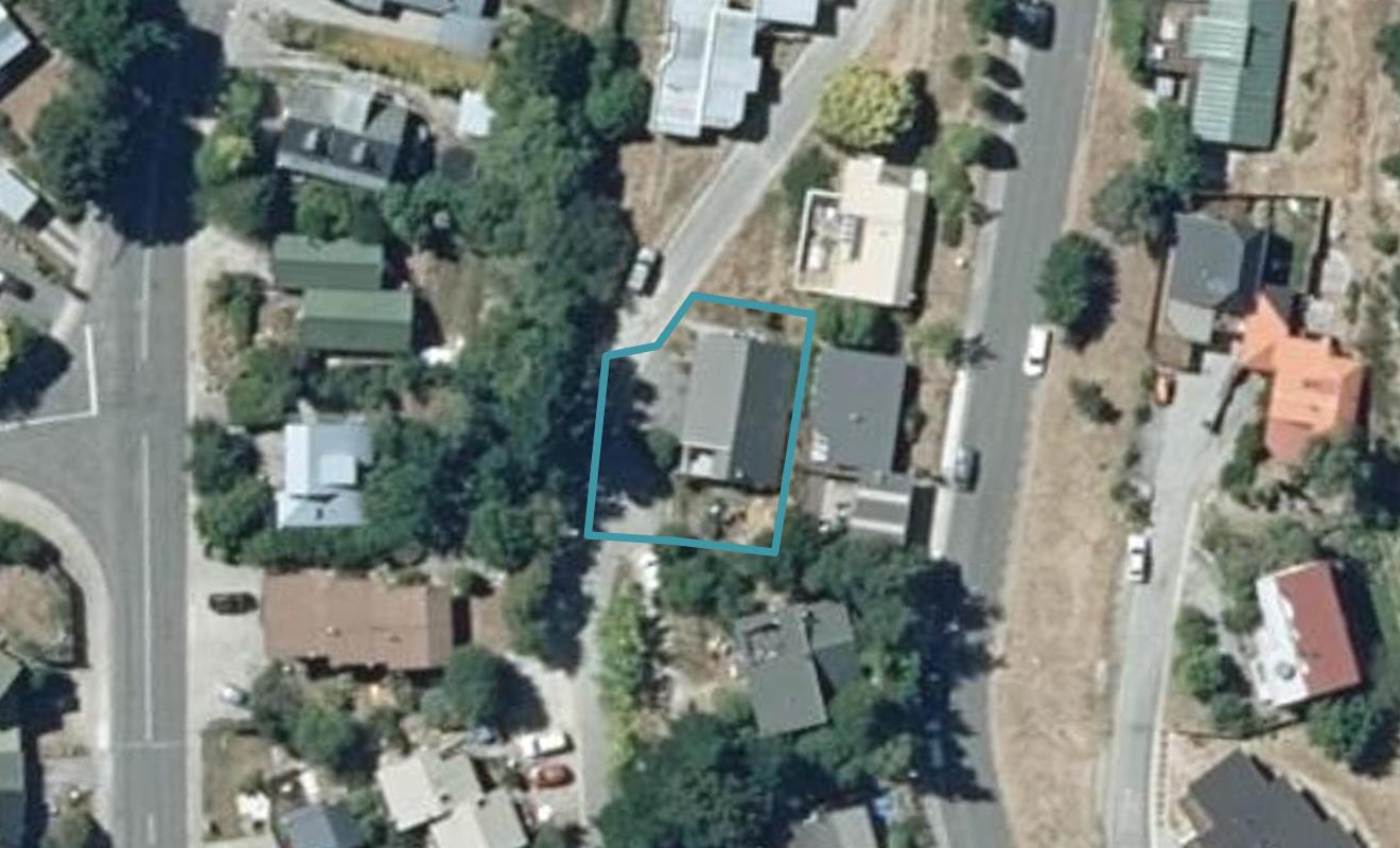 24 MacKinnon Terrace, Sunshine Bay, Queenstown - Carousel 1
