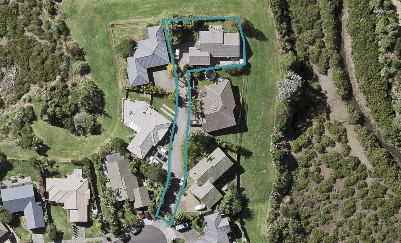 21 Robina Court, Burswood, Auckland - Carousel 1