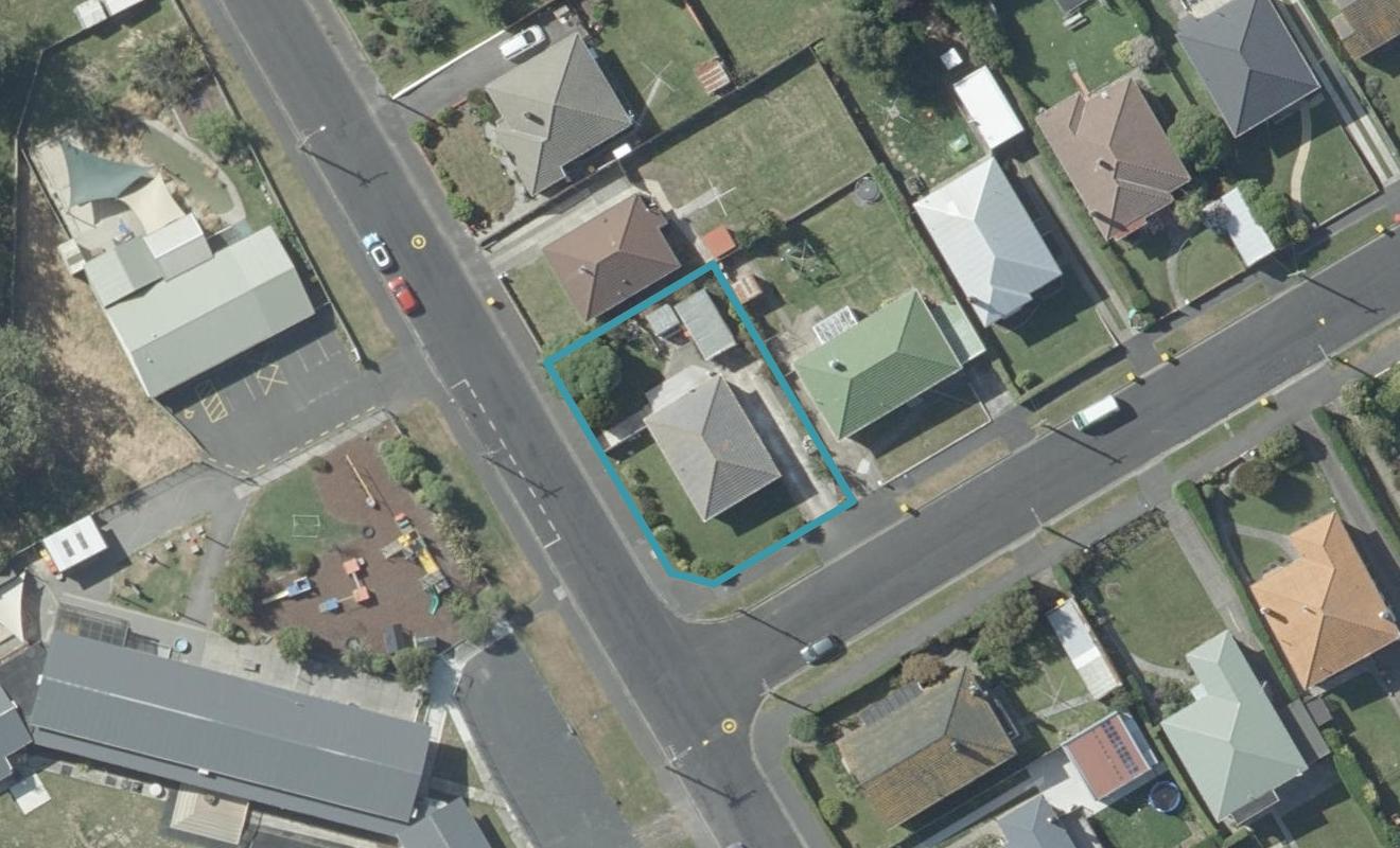 11 Lockerbie Street, Kew, Dunedin - Carousel 1