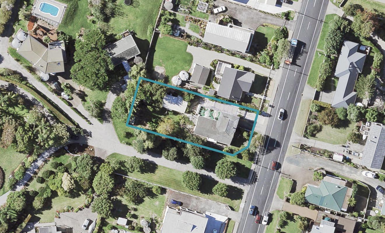 12 Shelly Bay Road, Beachlands, Auckland - Carousel 1
