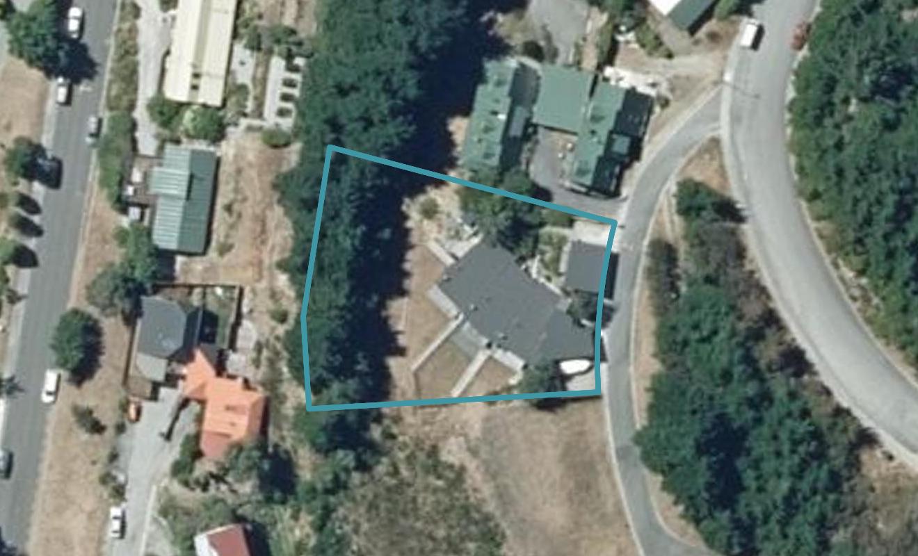 1/6 Miller Place, Sunshine Bay, Queenstown - Carousel 1