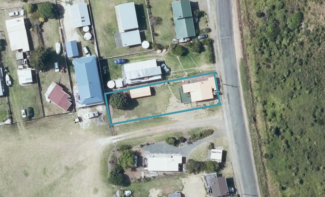 90 Newcastle Street, Māhia - Carousel 1