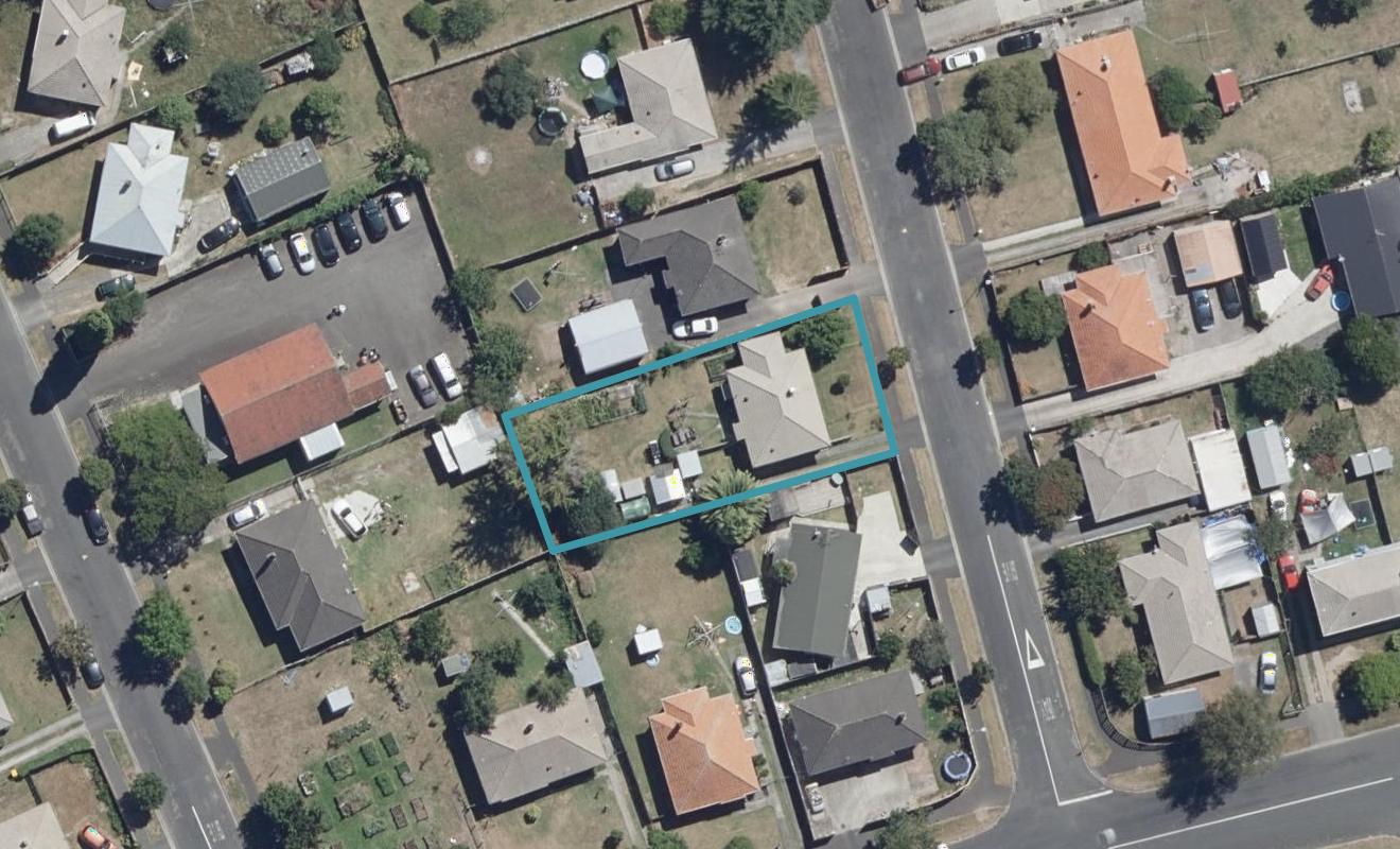 52 Ross Crescent, Fairfield, Hamilton - Carousel 1