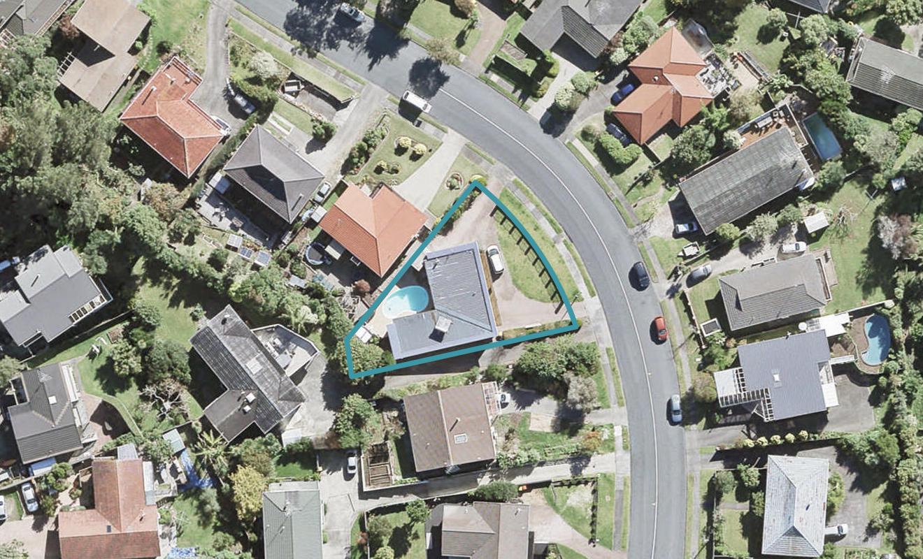 24 Stapleford Crescent, Browns Bay, Auckland - Carousel 1