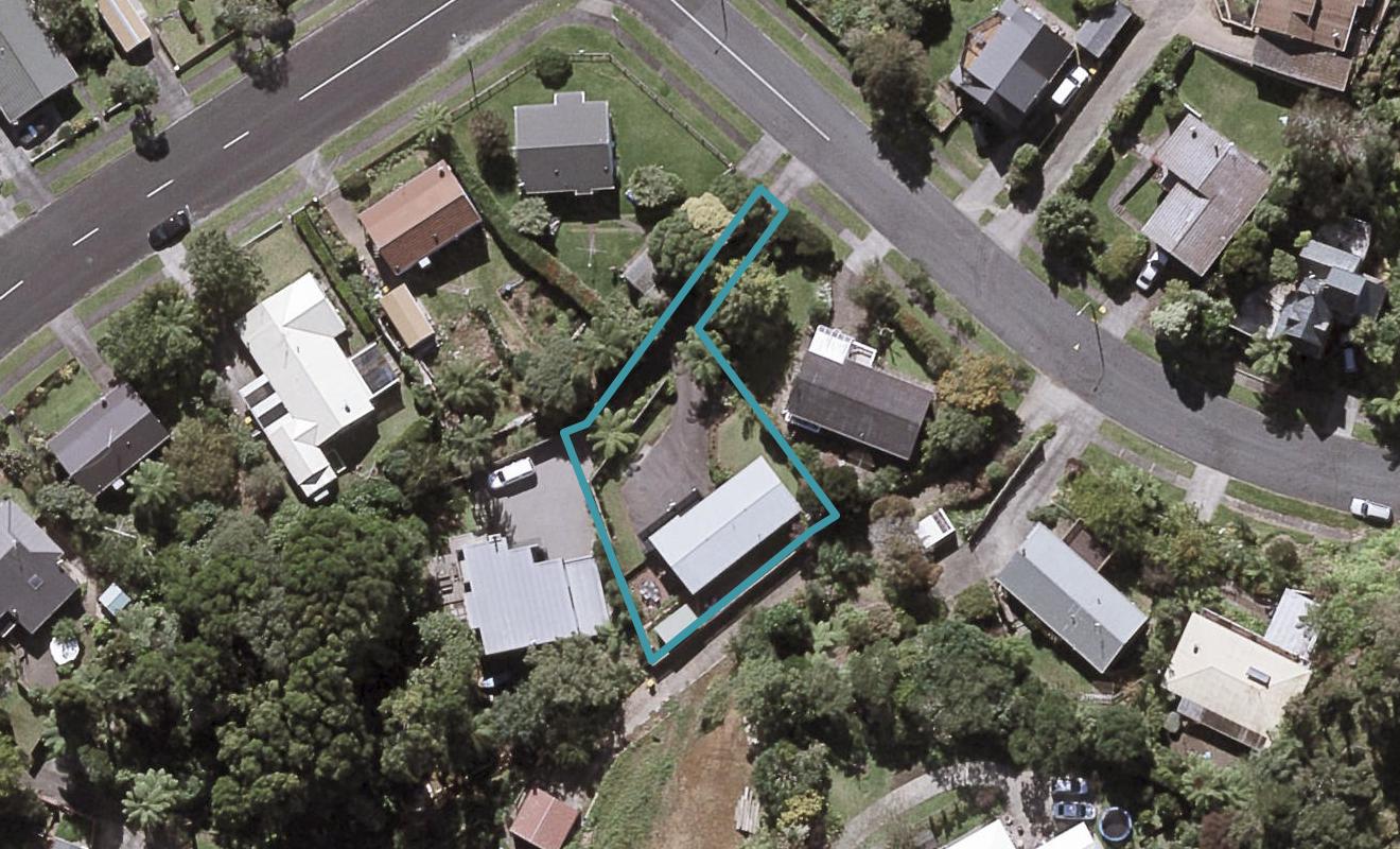 2A Lindaver Grove, Merrilands, New Plymouth - Carousel 1