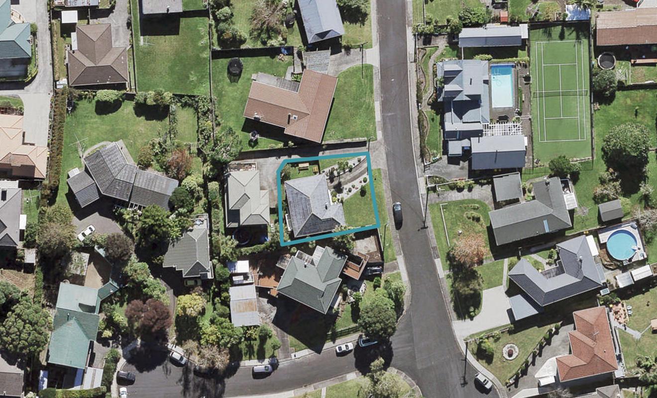 3 Fowey Avenue, Te Atatu South, Auckland - Carousel 1