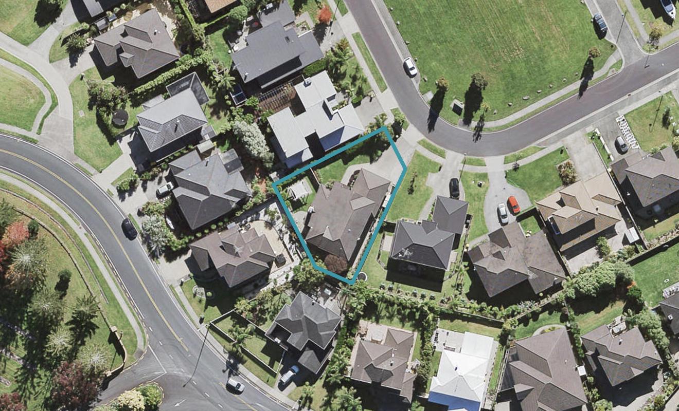 16 Newbury Place, Schnapper Rock, Auckland - Carousel 1