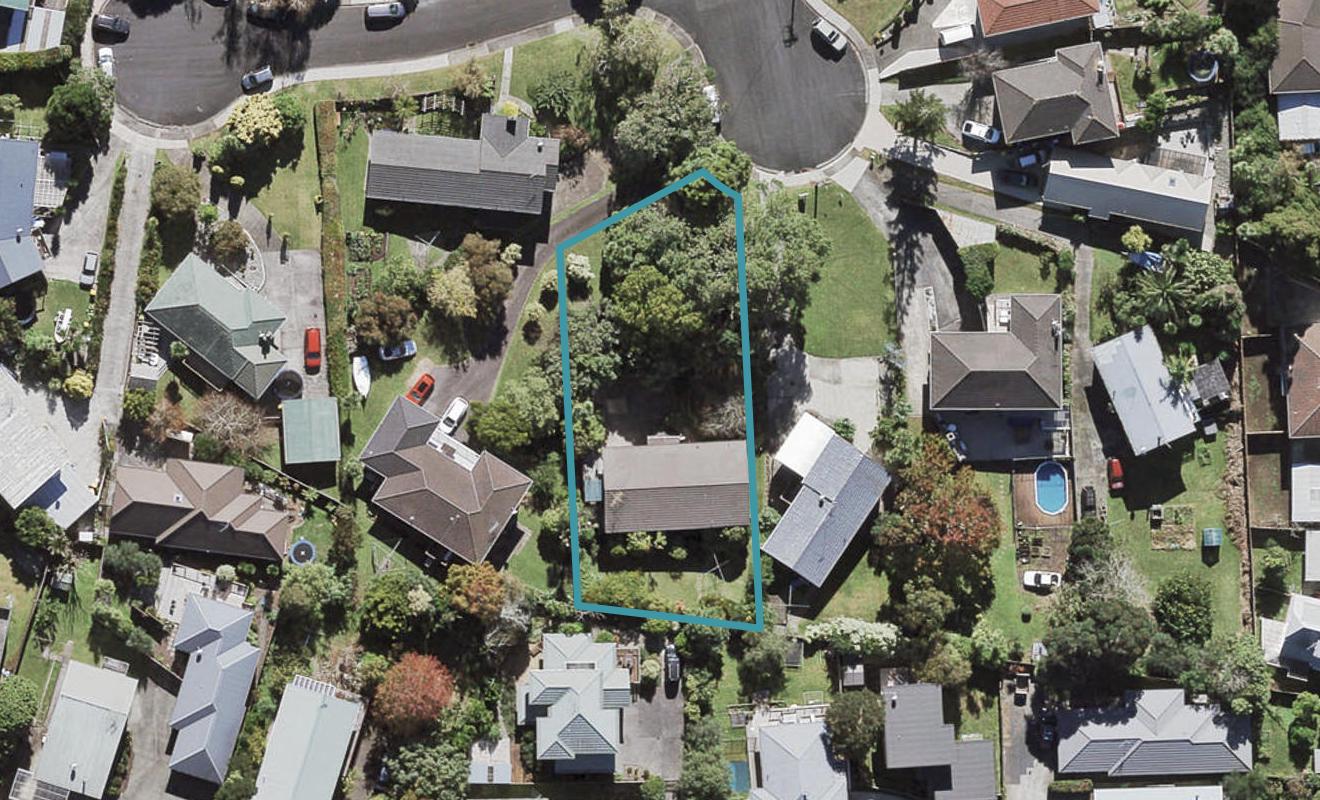 11 Fowey Avenue, Te Atatu South, Auckland - Carousel 1